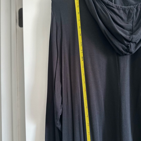 Women’s plus size 26W/28W Avenue Relaxed Tunic Top with Long Sleeves. - Picture 6 of 9